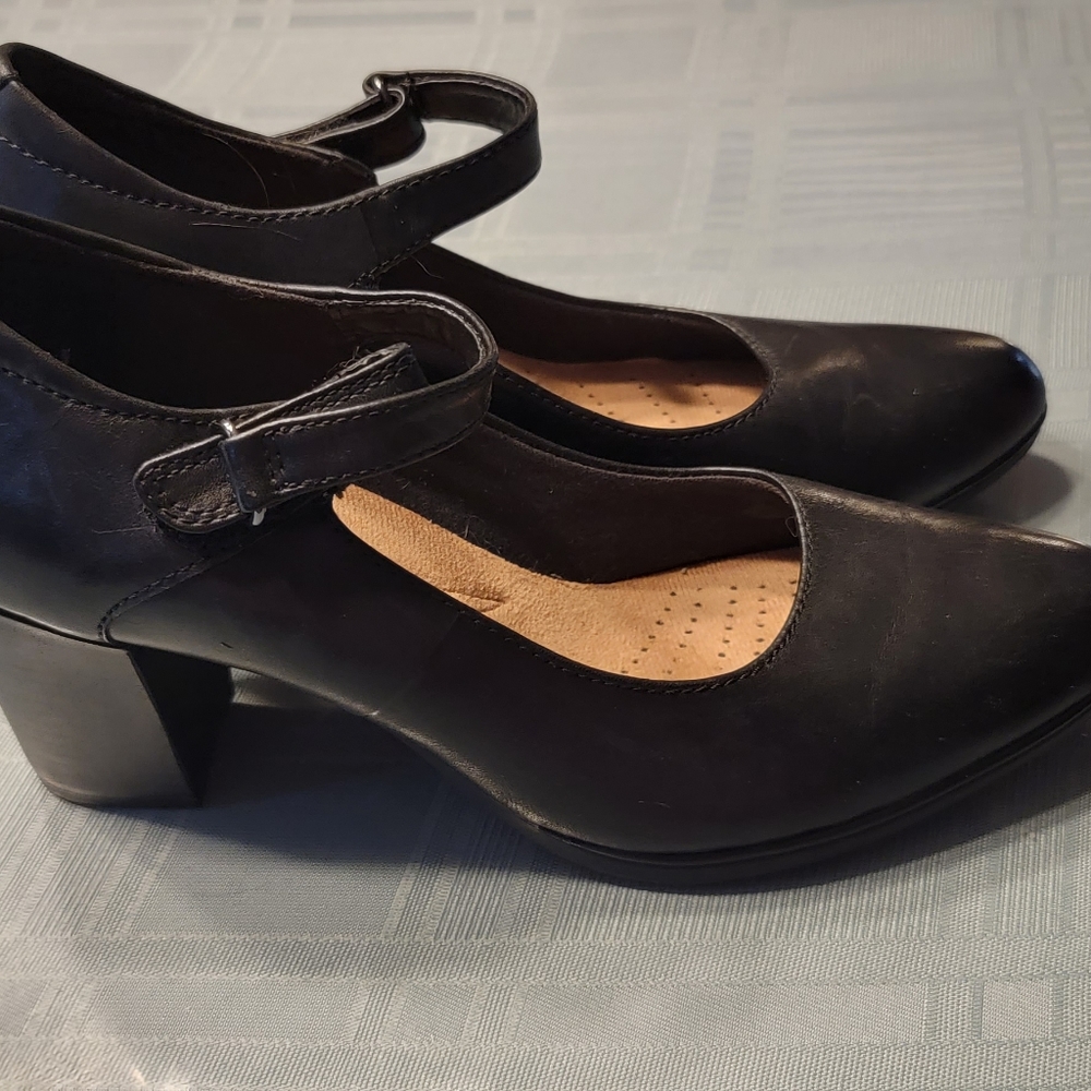 2 pairs for price of 1! Blk Patent leather Franco Sarto loafers/Blk Mary Janes! - Picture 10 of 10
